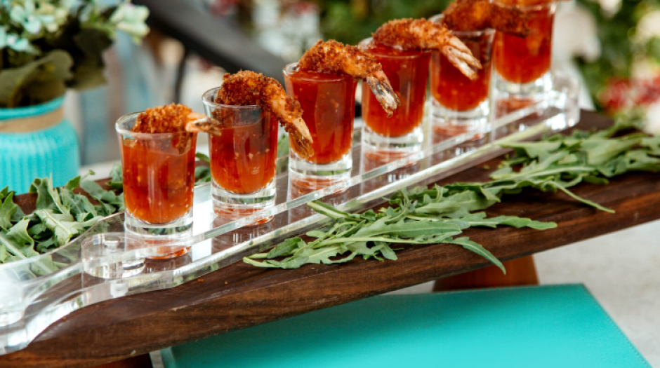 Catering σε εξωτερικούς χώρους: Τι αλλάζει το καλοκαίρι